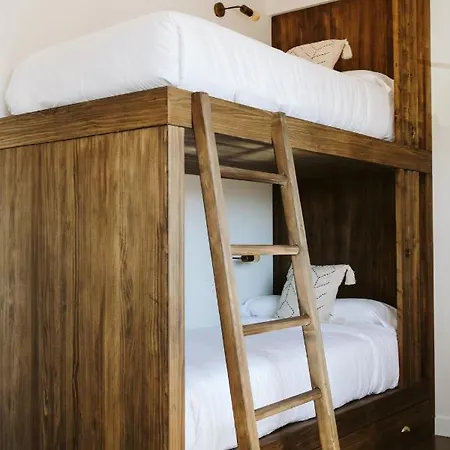 Dreamsea Surf House Fuerteventura بيت شباب