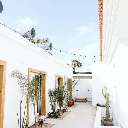 Dreamsea Surf House Fuerteventura بيت شباب *