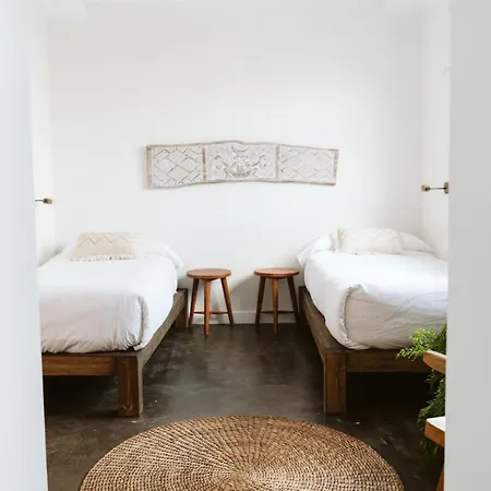 Dreamsea Surf House Fuerteventura Hostel *